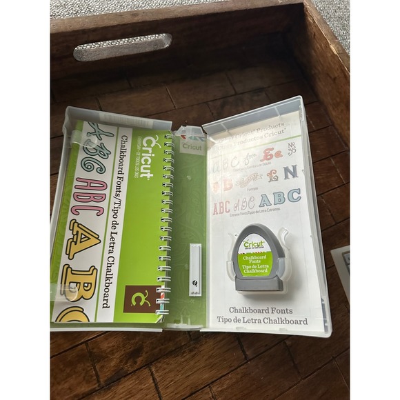 Cricut Chalkboard Fonts Cartridge Set with Keypad Overlay and Handbook - Picture 2 of 3